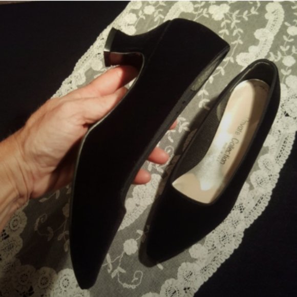 PRIVATE COLLECTION ♡ Absolutely Gorgeous EXPRESSO Black Velvet Heels 5.5B - Picture 11 of 17